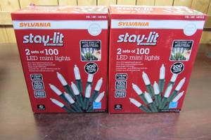 lot 59 image: SYLVANIA STAY LIT 100 MINI LED LIGHTS 2 PACK, PURE WHITE - Two Boxes (400 Lights)