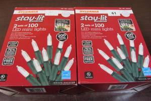 lot 61 image: SYLVANIA STAY LIT 100 MINI LED LIGHTS 2 PACK, PURE WHITE - Two Boxes (400 Lights)
