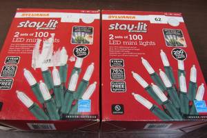 lot 62 image: SYLVANIA STAY LIT 100 MINI LED LIGHTS 2 PACK, PURE WHITE - Two Boxes (400 Lights)
