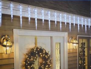 lot 64 image: GE 20 Count Twinkling LED Ice Crystal Icicle Set