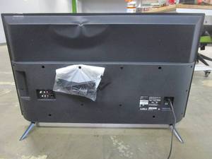 lot 802 image: VIZIO V-Series 43 Class 4K HDR Smart TV - V435-J01 (CASING DENTED)