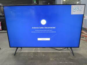 lot 832 image: Samsung - 43 Class 7 Series LED 4K UHD Smart TV Model UN43TU7000FXZA (CUT BOTTOM CENTER)