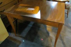 Dinner Table With One Leaf