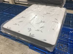 lot 9 image: Brand New Beautyrest Silver 11 EuroTop Queen Mattress