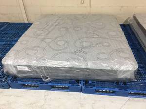 lot 11 image: Brand New Sealy Posturepedic Marriott Artesia 2.0 12 Firm King Mattress