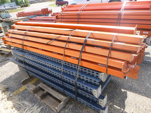 lot 3 image: Pallet Racking