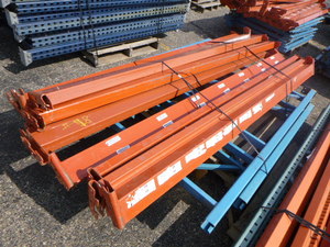 lot 5 image: Pallet Racking