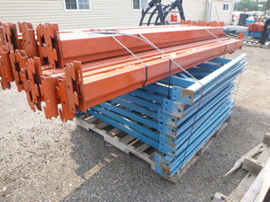 lot 9 image: Pallet Racking
