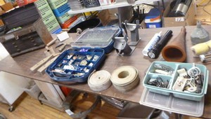 lot 53 image: Garage Items
