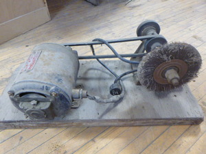 lot 58 image: Fairbanks & Morse Electric Bench Grinder