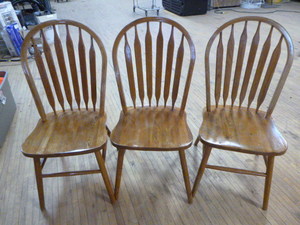 lot 59 image: 3 Wooden Dining Chairs