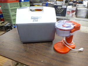 lot 61 image: Cooler and Ice Shaver