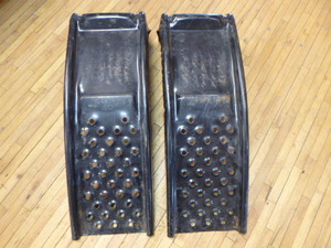lot 65 image: Set of Ultra-Ramp Car Ramps