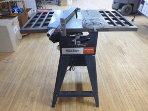 lot 72 image: Wards Power Kraft Motorized Saw