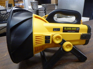 lot 74 image: Spotlight