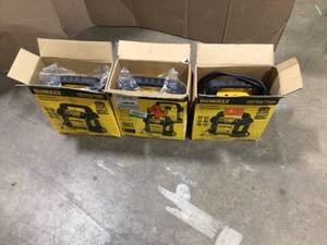 DEWALT 1400 Peak Amp Portable Car Jump Starter with Digital Compressor  Customer Returns See Pictures