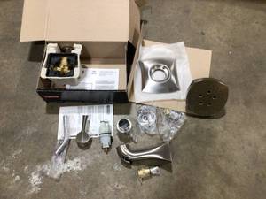 Delta Pierce Single-Handle 5-Spray Tub and Shower Faucet in Spot Shield Brushed Nickel (Valve Included) Customer Returns See Pictures