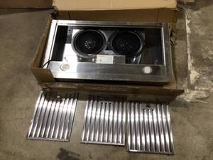 36 in. 900 CFM Ducted Under Cabinet Range Hood in Stainless Steel with LED light  Customer Returns See Pictures
