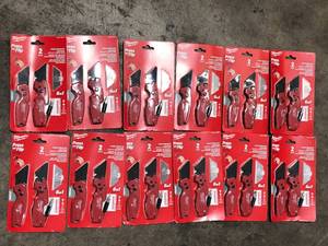 lot 45 image: Lot of Milwaukee FASTBACK 6-in-1 Folding Utility Knives and FASTBACK Compact Folding Utility Knife with General Purpose Blades (2-Pack) Customer Returns See Picutures