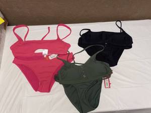 lot 21 image: 3 NEW LADIES SWIMWEAR SIZE MEDIUM