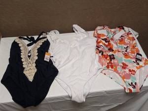 lot 25 image: 3 NEW WOMENS ONE PIECE SWIMWEAR SIZE LARGE