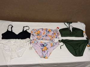 lot 29 image: 3 NEW WOMENS SWIMWEAR SIZE X-LARGE