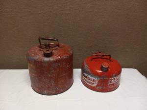 lot 39 image: 2 VINTAGE METAL GAS CANS