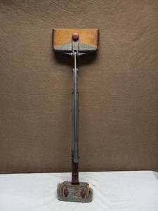lot 69 image: VINTAGE CARPET PULLER