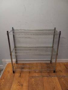 lot 86 image: HEAVY DUTY WIRE SHELVING