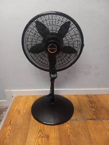 lot 87 image: LASKO ROTATING FAN