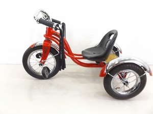 lot 11 image: Vintage Schwinn Childs Tricycle