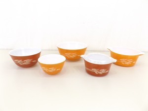 lot 13 image: Lot of Vintage 6 Piece Pyrex Autumn Harvest Mixing Bowls