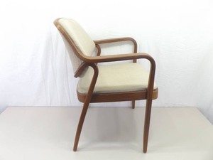 lot 3 image: Mid-Century Knoll International Bentwood Chair
