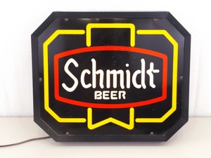 lot 32 image: Vintage Schmidt Beer WORKING Lighted Sign