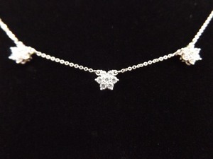 lot 52 image: 14k White Gold Zirconia Star Necklace