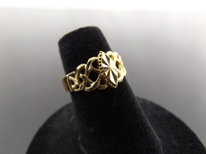 lot 56 image: 14k Yellow Gold Scrolled Ring Size 4.5