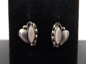 lot 72 image: .925 Sterling Silver Inlayed Mother of Pearl Native Feather Earrings