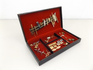 lot 77 image: Mens Jewelry Box full of Cufflinks, Tie Clips, etc.