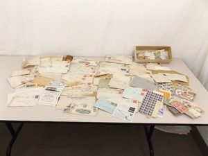 lot 91 image: Lot of Antique and Vintage US Stamps and Envelopes