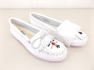 lot 95 image: New Minnetonka Womens Moccasins Size 9.5 