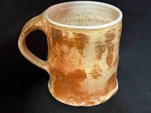 lot 26 image: Kirk Lyttle Mug - Studio Pottery -Signed on back