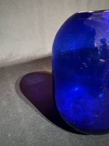 lot 1 image: Blenko Don Shepherd Art Glass Vase