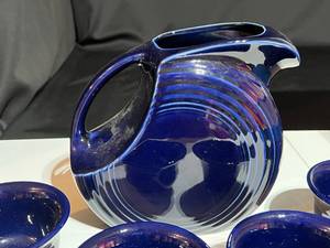 lot 51 image: Vintage Fiesta Ware Cobalt Blue Water Pitcher & Bowls