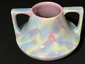 lot 39 image: Haegar Art Deco Eve Vase with Marble Glaze