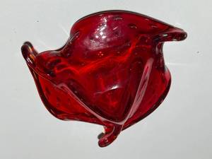 lot 42 image: Vintage Murano Art Glass Red Candy Dish With Controlled Bubbles