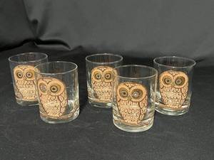 lot 65 image: Mid-Century Set of 5 Georges Briard Low Ball Owl Glasses.