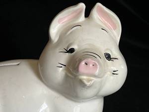 lot 18 image: Vintage Pig Piggy Bank