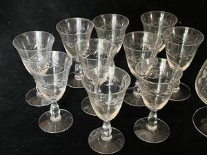 lot 25 image: Lot of Drinking Glasses