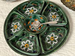 lot 46 image: Mexican Pottery Serving Dishes