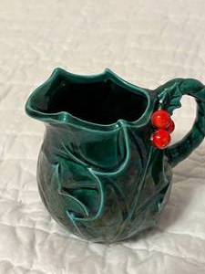 lot 103 image: Lefton Holly Creamer and Sugar #1355